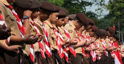 Dalam sebuah acara atau kegiatan biasanya mempunya prosedur susunan acara yang harus diikuti supaya acara tersebut berlansung dengan tertib dan lancar, oleh karena itu salah satu yang terdapat dalam susunan acara tersebut yang melengkapi acara itu adalah acara penutup dengan pembacaan doa. Contoh Teks DOA Acara Kegiatan Pramuka - Ceremonial ...