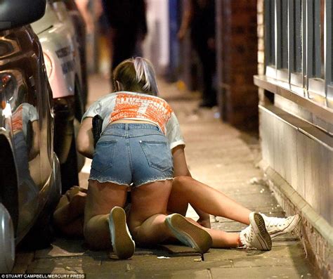 British Babes Take Part In Drunken Carnage Pub Crawls Across The UK Daily Mail Online