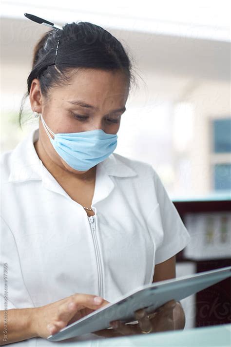 medical staff using a tablet stock image everypixel