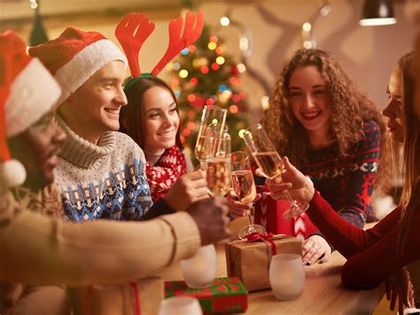 A healthy guide to drinking holiday alcohol - Easy Health Options®