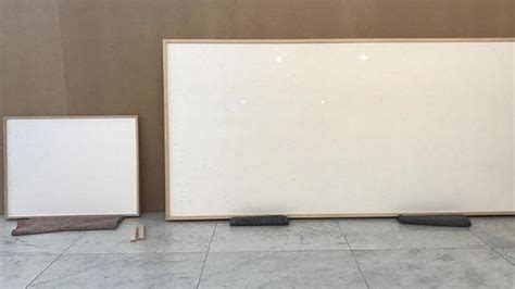 Un Artista Danés Presentó Dos Lienzos En Blanco Como Una Obra De Arte