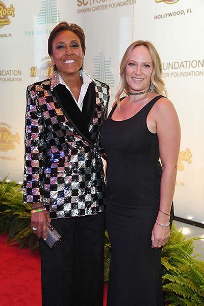 Gma S Robin Roberts Shares Emotional Update On Wedding To Amber Laign Amid Breast Cancer Battle