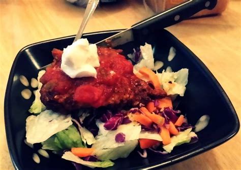 We eat a lot of chicken in our house, mainly because it's cheap and healthier. low calorie *easy* Mexican chicken breast bake Recipe by jasmine82 - Cookpad