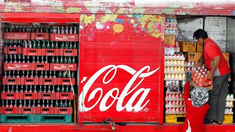 CocaCola recortará 2,200 puestos de trabajo en el mundo  Empresas