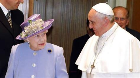 Dronning Elizabeth besøger pave Frans for første gang ...