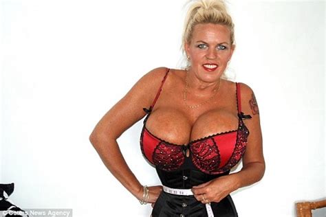 Omg Granny With Biggest Boobs In Britain Shrinks Her Waist To Look