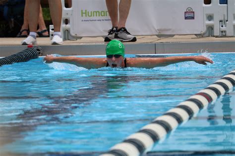 Deette Sauer 81 Year Old Swimmer Who Lost 100 Pounds Hopes To Inspire Younger Generation