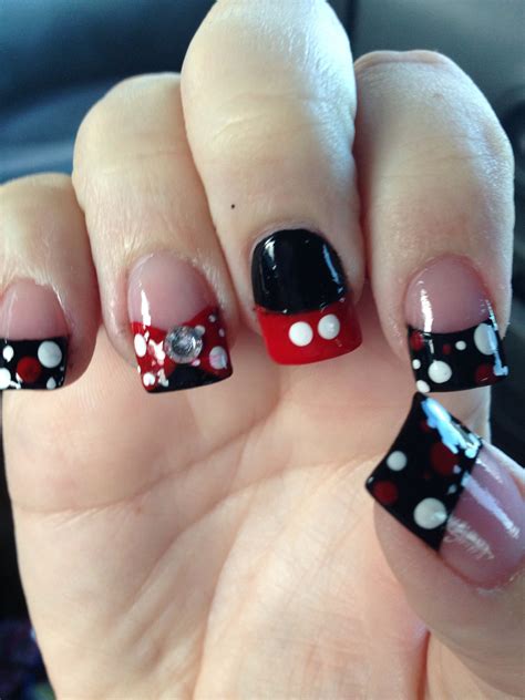 My Disney Nails Love Mickey And Minnie Nails Disney Nails Nail
