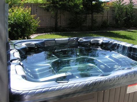 Most dealers offer test soaks at their facilities for any jacuzzi hot tub to help consumers determine which model is the best option for their lifestyle and needs. HOT TUB/JACUZZI/SPA - 6 SEATS LA SPAS - TOP OF THE LINE ...