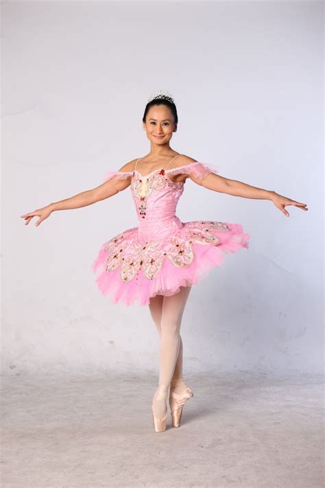 Prima Ballerina The Tale Of Lisa Macuja Elizalde Artsy Fartsy Ava