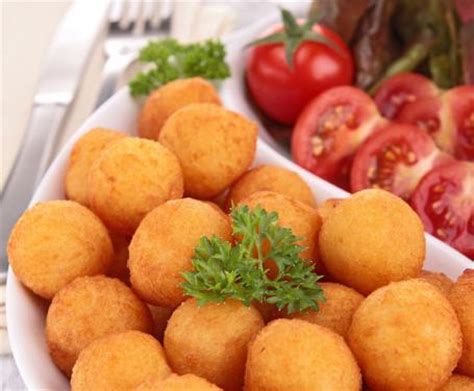 Molto apprezzato nei lunch freddi, come contorno ai piatti di carne e molto amato dai bambini per la semplicità degli ingredienti. Crocchette di patate al forno: la ricetta per preparare le ...