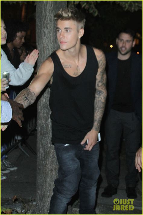 photo justin bieber greets fans after stripping down to his underwear 03 photo 3193929 just