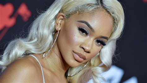 Now Where Have We Seen Saweetie S Manicure Before — See Photos Allure