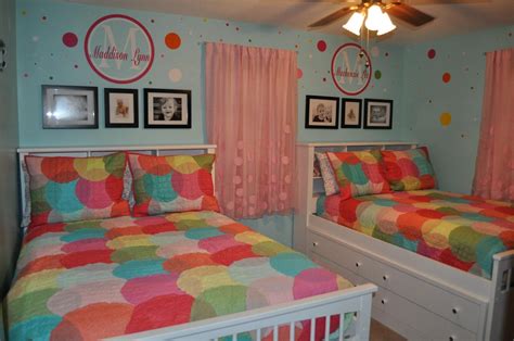 Mix of large and small. Polka Dot room! | Polka dot room, Girls bedroom, Shared ...