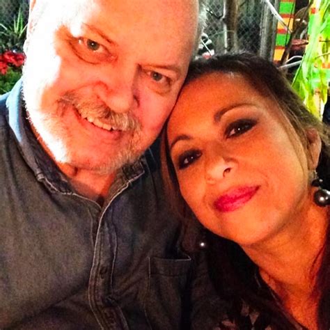 David Cochran fallece esposo de la periodista hondureña Neida Sandoval