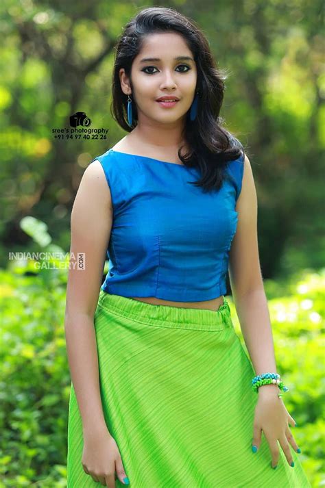Anikha surendran is an indian actress who acted in the malayalam and tamil film industries. Anikha Surendran Photo Shoot Stills 12