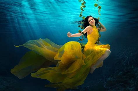Underwater Fashion Photography Wallpaper