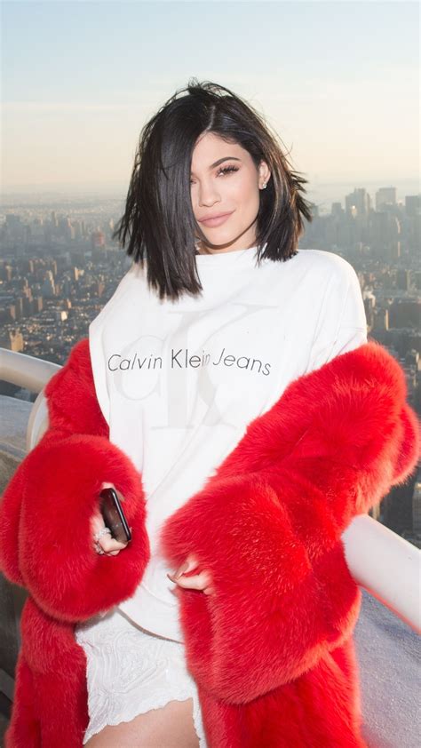 2160x3840 Kylie Jenner In New York Sony Xperia Xxzz5 Premium Hd 4k