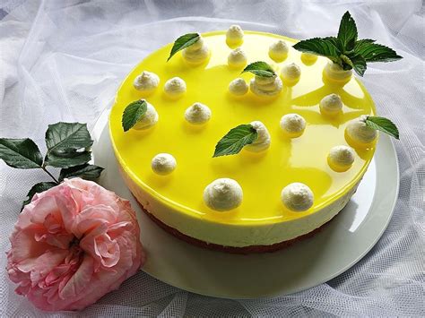 Einfache Zitronen - Joghurt - Torte von FrauMausE | Chefkoch
