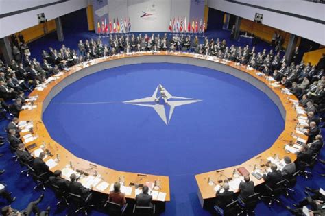 北大西洋公約組織（英語：north atlantic treaty organization，縮寫为nato；法語：organisation du traité de l'atlantique nord，縮寫为otan），簡稱北约组织或北约 或音译纳托，是歐洲及北美洲國家为实现防卫合作而建立的国际组织，拥有大量核武器和常规部队，是. 北大西洋公約組織- 台灣Wiki