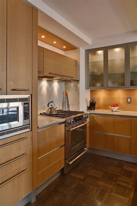 Modern Kitchen With Oak Cabinets A Timeless Look