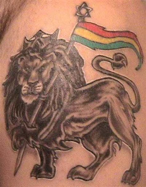 The middle is the sign for leo, and the bottom represents fire, the controlling element. pinkbizarre: Leo Tattoo Designs For Girls