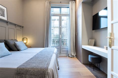 Luxury Barcelona 2 Bedroom Apartment B249
