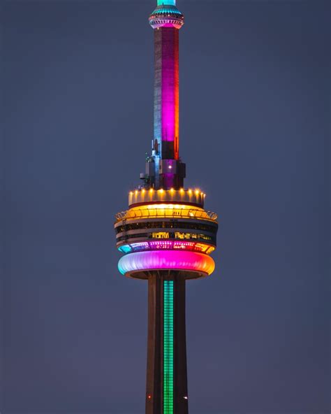 Cn Tower In Toronto Restaurants Attractions And Activities