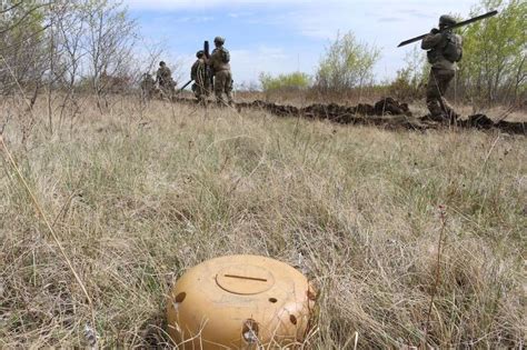 The Us Army Is Building A Smarter Land Mine Realcleardefense
