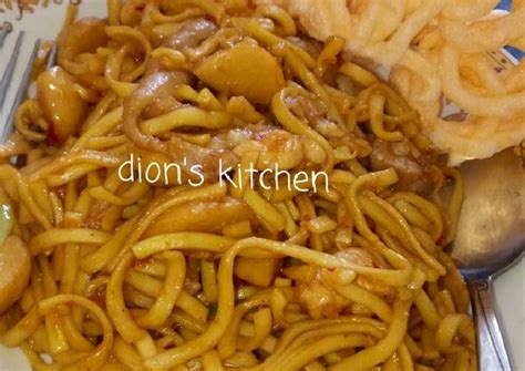 Kamu bisa membuatnya dengan 5 resep sop bening dan cara membuatnya yang mudah seperti di bawah ini. Resep Mie goreng pedas tanpa sayur oleh Widya Arizki - Cookpad