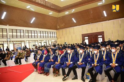 Kukuhkan Wisudawan Politeknik Pu Cetak Sdm Unggul