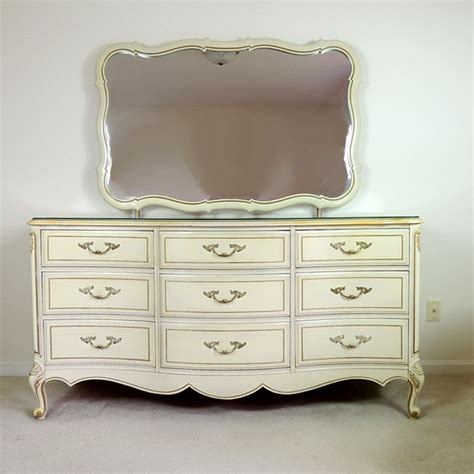 Thomasville French Provincial Triple Dresser With Mirror Ebth