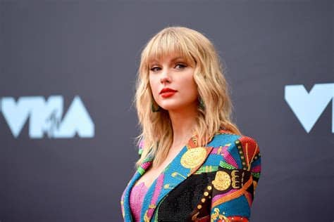 Event details, videos, merchandise & more. Taylor Swift drops Live From Paris tracks following City ...