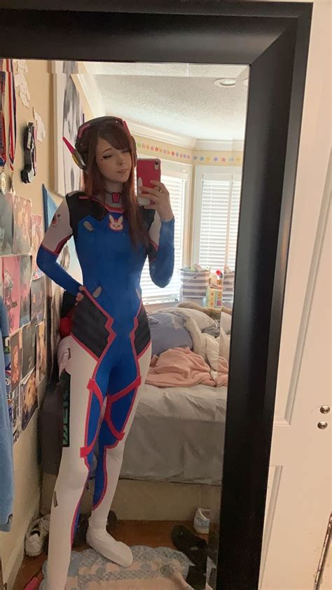 Dva Cosplay💘 In 2022 Overwatch Cosplay Dva Overwatch Cosplay Dva