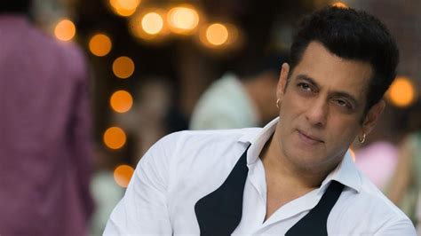 Salman Khan Trolls Own Dance Step In New Song From Kisi Ka Bhai Kisi Ki Jaan Challenges Fans To