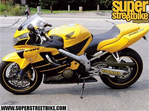 Compared to f3 version, it seems to be redesigned from the scratch. honda cbr 600 f4 | Automobile