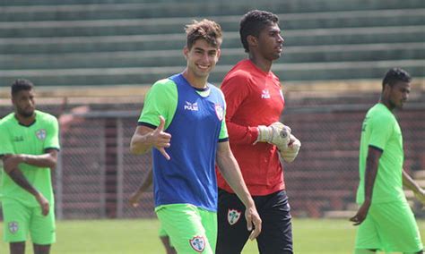 Mainly as a central defender, he can also play as a left back. Ituano anuncia Luan Peres, mas zagueiro disputará ...