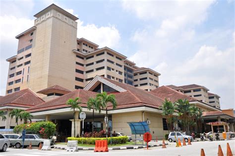 Its teaching hospital, universiti kebangsaan malaysia medical centre (ukmmc) pusat perubatan universiti kebangsaan malaysia (ppukm) is located in cheras and also has a branch campus in kuala lumpur. Profile Universiti Kebangsaan Malaysia (UKM) / The ...