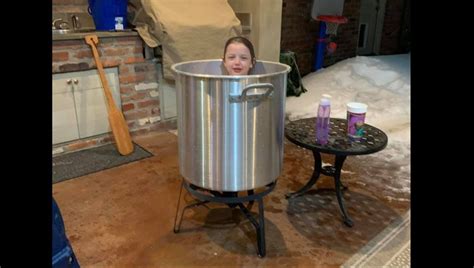 No Running Water No Problem Louisiana Mom Goes Viral With ‘snow Baths