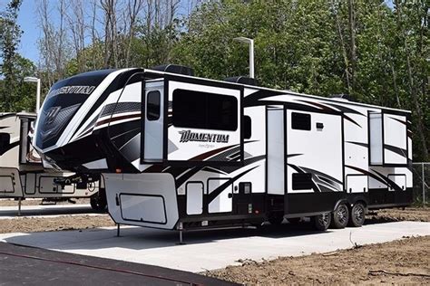 2017 Grand Design Momentum Toy Hauler 376th Swt1970 New Fifth Wheel