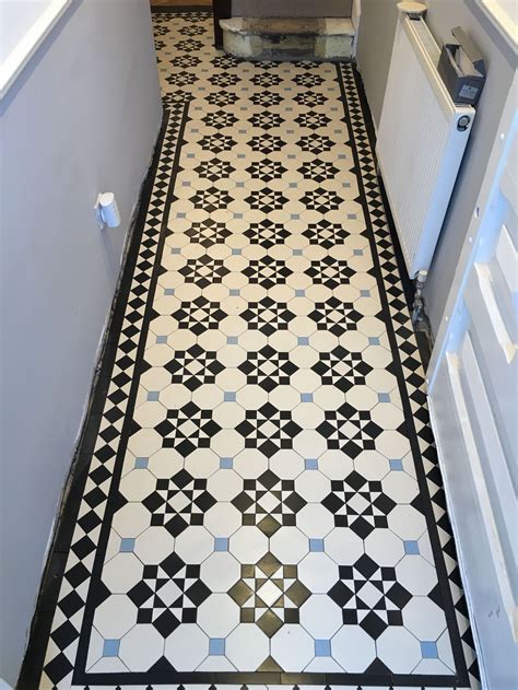50 Cozy Victorian Small Hallway Floor Ideas Tiled