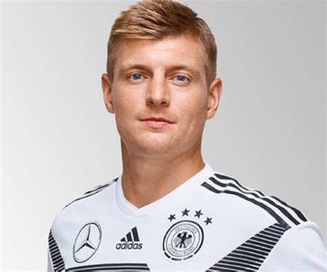 Последние твиты от toni kroos (@tonikroos). Toni Kroos Biography - Childhood, Facts, Family Life of ...