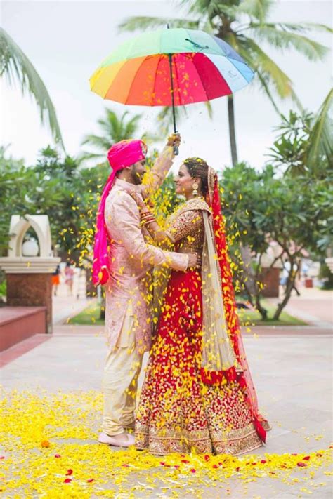 21 Cool New Couple Portrait Ideas Indian Wedding Couple Wedding Couple Poses Photography
