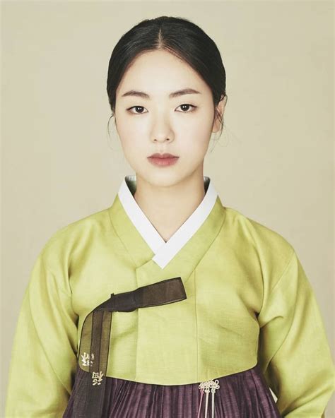 Amazing Hanbok Pictorials That Deserve More Attention Hanbok Korean Celebrities Korean