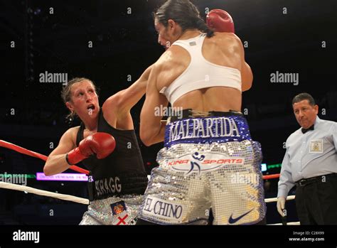 Peruvian Boxer Kina Malpartida R Fights Against British Lindsay