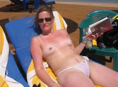 Karen White Topless And Naked On Holiday More Bilder Xhamster