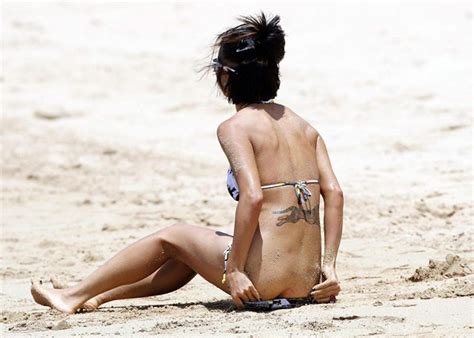 Watch Online Latest Actress Bai Ling Flashes Her Nipples On The Beach