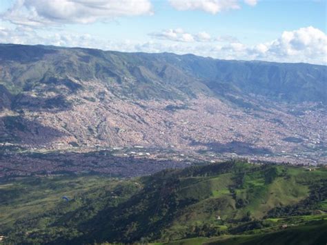 Vista Aerea De Medellin Foto Tomada Desde Un Vuelo En Para Flickr