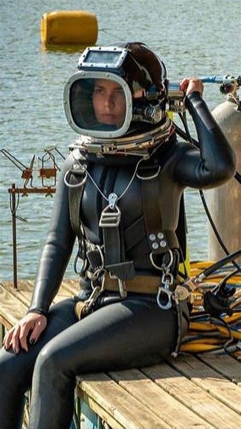 Pin By Jor Alot On Diver Scuba Girl Wetsuit Diving Wetsuits Scuba Girl