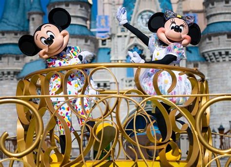 New Minnie And Mickey Mouse Surprise Celebration In Magic Kingdom